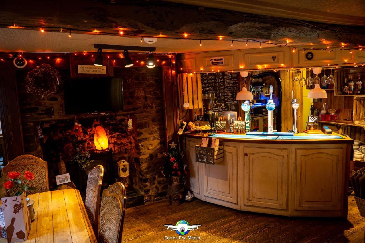 The Bear Inn Llandovery Exterior foto